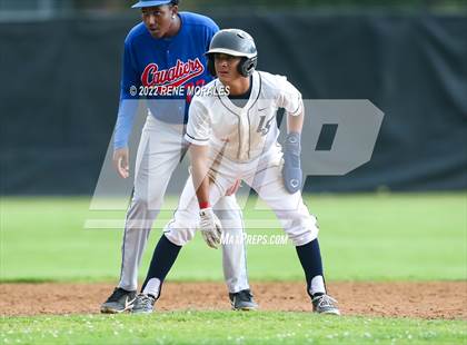 Thumbnail 2 in Serra vs La Salle photogallery.
