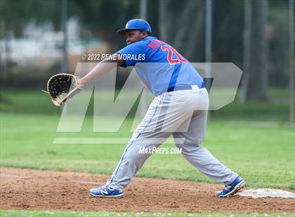 Thumbnail 1 in Serra vs La Salle photogallery.