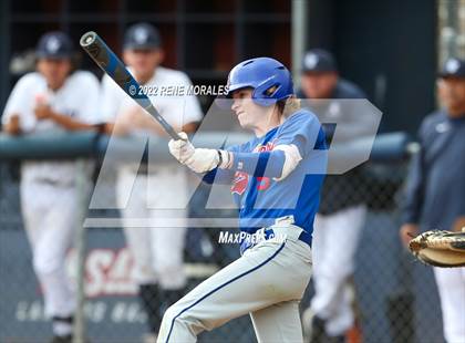 Thumbnail 1 in Serra vs La Salle photogallery.