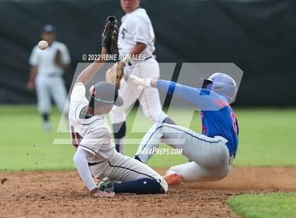 Thumbnail 1 in Serra vs La Salle photogallery.