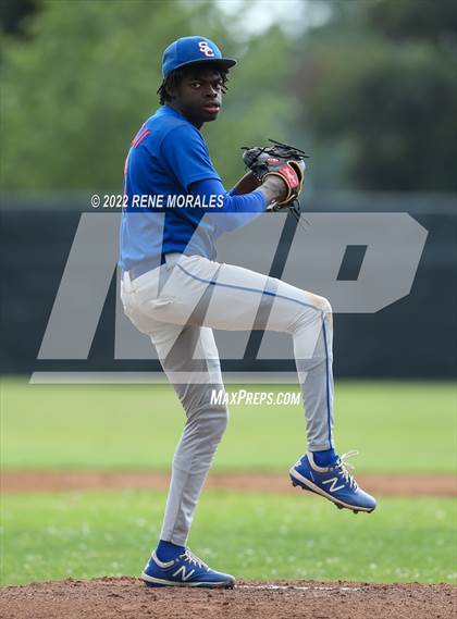 Thumbnail 2 in Serra vs La Salle photogallery.