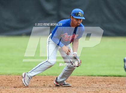 Thumbnail 2 in Serra vs La Salle photogallery.