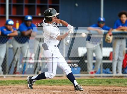 Thumbnail 1 in Serra vs La Salle photogallery.
