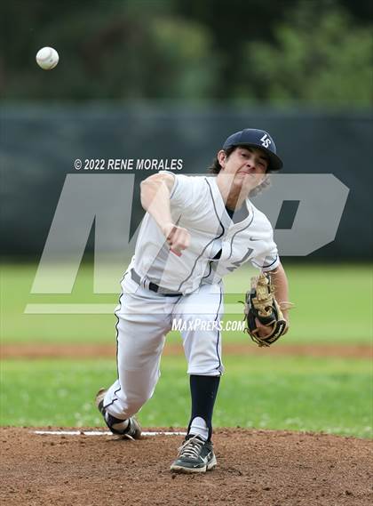 Thumbnail 2 in Serra vs La Salle photogallery.