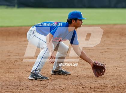 Thumbnail 2 in Serra vs La Salle photogallery.