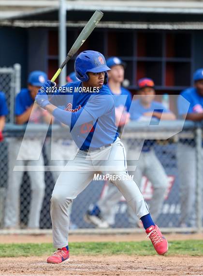 Thumbnail 2 in Serra vs La Salle photogallery.