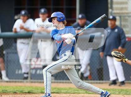 Thumbnail 3 in Serra vs La Salle photogallery.