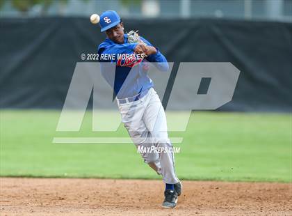Thumbnail 1 in Serra vs La Salle photogallery.