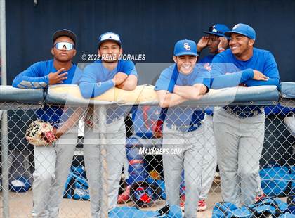 Thumbnail 2 in Serra vs La Salle photogallery.
