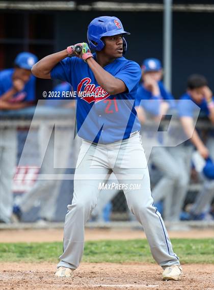 Thumbnail 2 in Serra vs La Salle photogallery.