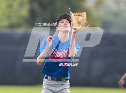 Thumbnail 3 in Serra vs La Salle photogallery.