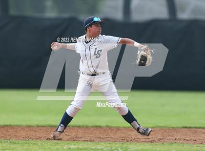 Thumbnail 1 in Serra vs La Salle photogallery.