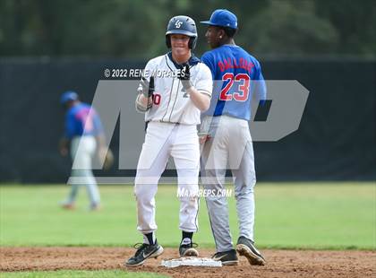 Thumbnail 3 in Serra vs La Salle photogallery.