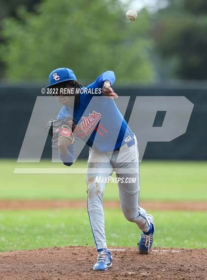 Thumbnail 2 in Serra vs La Salle photogallery.