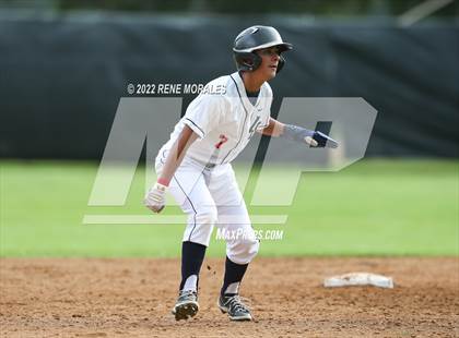 Thumbnail 3 in Serra vs La Salle photogallery.