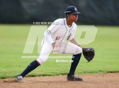 Thumbnail 1 in Serra vs La Salle photogallery.