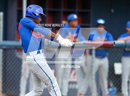 Thumbnail 2 in Serra vs La Salle photogallery.