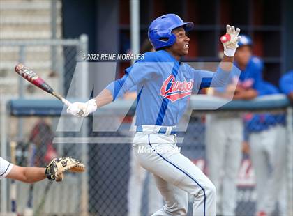 Thumbnail 2 in Serra vs La Salle photogallery.