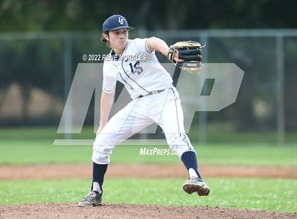 Thumbnail 3 in Serra vs La Salle photogallery.