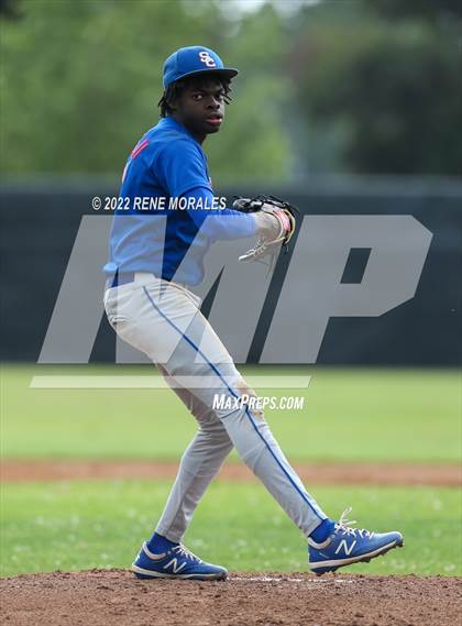 Thumbnail 3 in Serra vs La Salle photogallery.