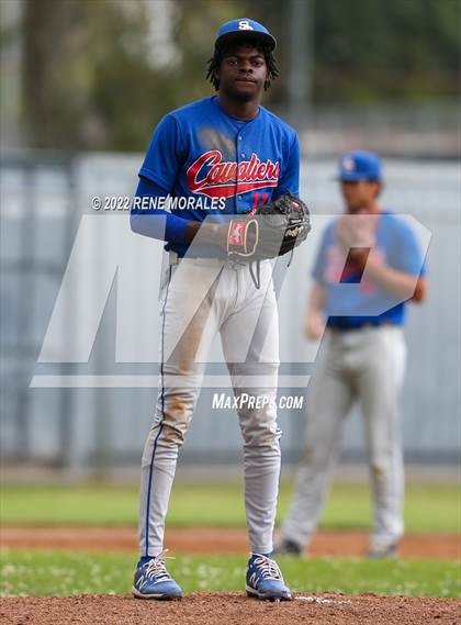 Thumbnail 2 in Serra vs La Salle photogallery.