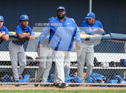 Thumbnail 3 in Serra vs La Salle photogallery.