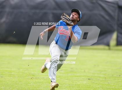 Thumbnail 1 in Serra vs La Salle photogallery.