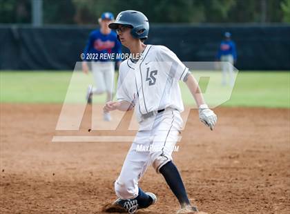 Thumbnail 3 in Serra vs La Salle photogallery.