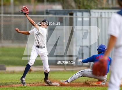 Thumbnail 1 in Serra vs La Salle photogallery.