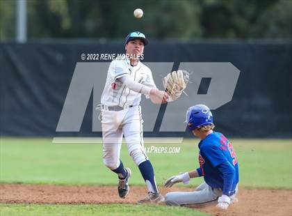 Thumbnail 2 in Serra vs La Salle photogallery.