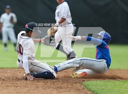 Thumbnail 3 in Serra vs La Salle photogallery.