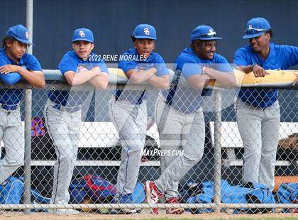 Thumbnail 3 in Serra vs La Salle photogallery.