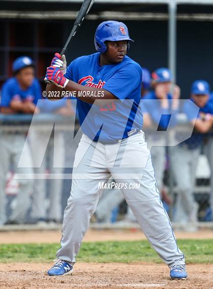 Thumbnail 3 in Serra vs La Salle photogallery.