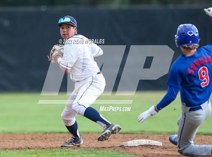 Thumbnail 1 in Serra vs La Salle photogallery.