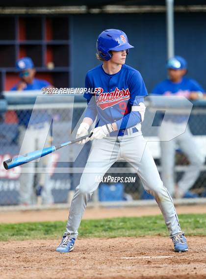Thumbnail 1 in Serra vs La Salle photogallery.