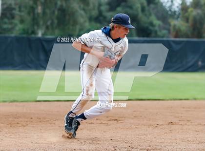 Thumbnail 2 in Serra vs La Salle photogallery.