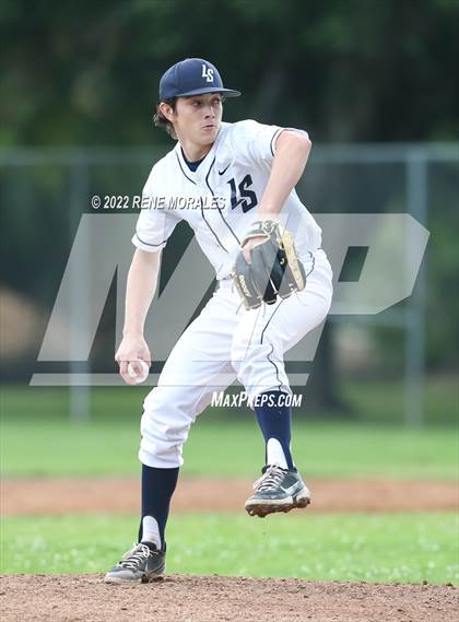 Thumbnail 2 in Serra vs La Salle photogallery.