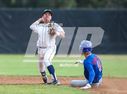 Thumbnail 3 in Serra vs La Salle photogallery.