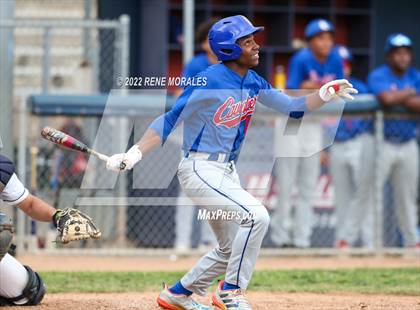 Thumbnail 3 in Serra vs La Salle photogallery.