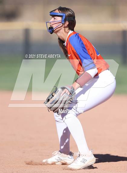 Thumbnail 1 in Legend vs. Cherokee Trail (CHSAA 5A 1st Round Playoff) photogallery.