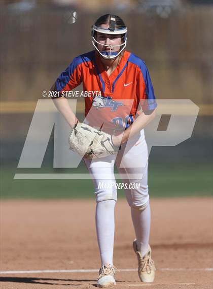 Thumbnail 1 in Legend vs. Cherokee Trail (CHSAA 5A 1st Round Playoff) photogallery.
