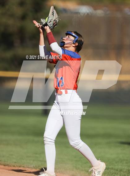 Thumbnail 2 in Legend vs. Cherokee Trail (CHSAA 5A 1st Round Playoff) photogallery.