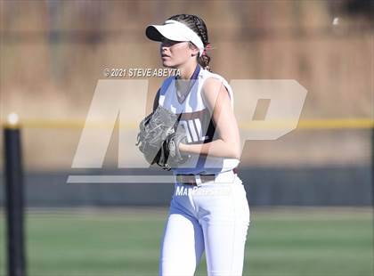 Thumbnail 3 in Legend vs. Cherokee Trail (CHSAA 5A 1st Round Playoff) photogallery.