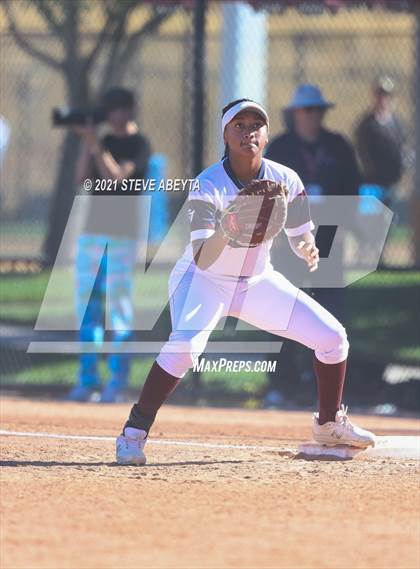 Thumbnail 1 in Legend vs. Cherokee Trail (CHSAA 5A 1st Round Playoff) photogallery.