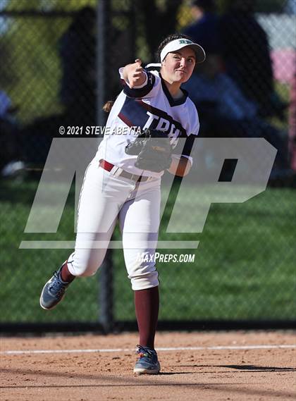 Thumbnail 3 in Legend vs. Cherokee Trail (CHSAA 5A 1st Round Playoff) photogallery.