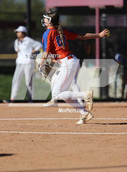 Thumbnail 1 in Legend vs. Cherokee Trail (CHSAA 5A 1st Round Playoff) photogallery.