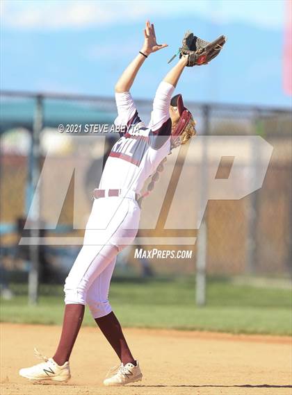 Thumbnail 3 in Legend vs. Cherokee Trail (CHSAA 5A 1st Round Playoff) photogallery.