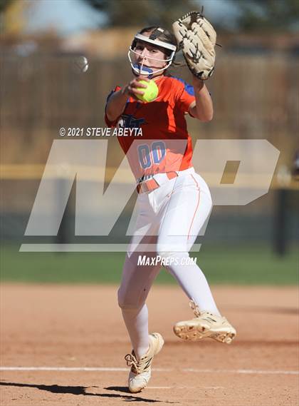 Thumbnail 3 in Legend vs. Cherokee Trail (CHSAA 5A 1st Round Playoff) photogallery.