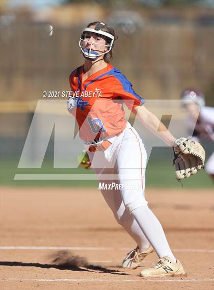 Thumbnail 1 in Legend vs. Cherokee Trail (CHSAA 5A 1st Round Playoff) photogallery.