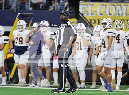 Thumbnail 1 in Poth @ Gunter (UIL 3A Division 2 Final) photogallery.